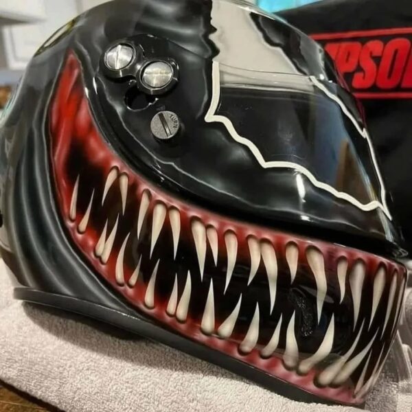 new large simpson helmet still in venom perfect conditions