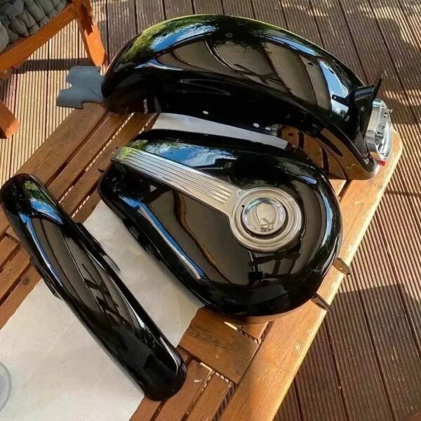 harley davidson sportster tank andnfenders. for a sportster from 2004, andnfit other years