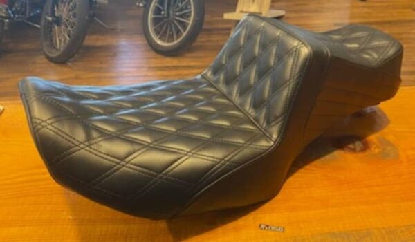 le pera tailwhip daddy long legs seat for 2023 2025 harley touring road glid