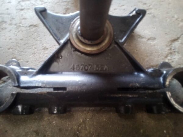 nk model, xlch 2 piece handlebars 52a bottom tree looks to be oem white harley davidson waffle grips, and ball bearing neck cups are included